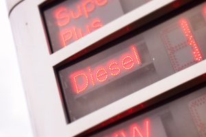 Schriftzug Diesel an Tankstelle